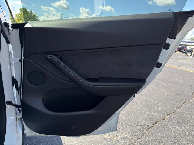 Photo of 2021 Pearl White Multi-Coat Tesla Model Y