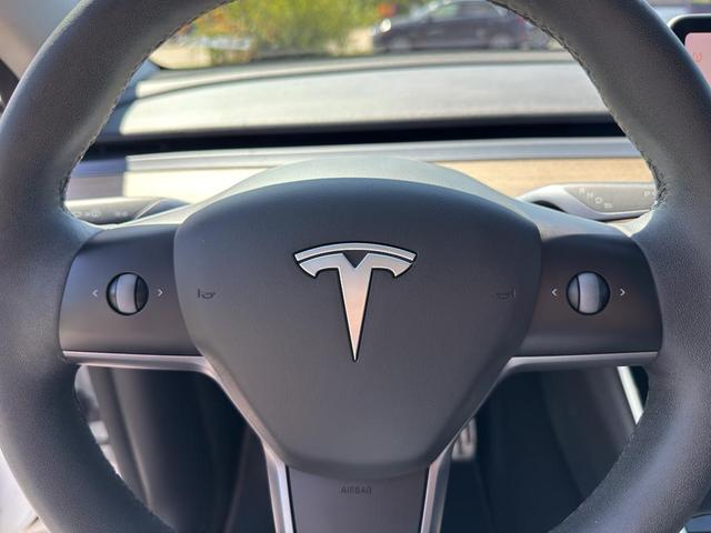 Photo of 2021 Pearl White Multi-Coat Tesla Model Y