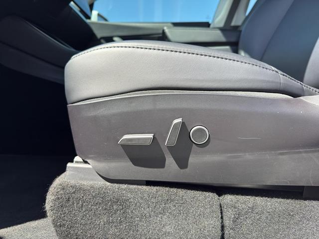 Photo of 2021 Pearl White Multi-Coat Tesla Model Y