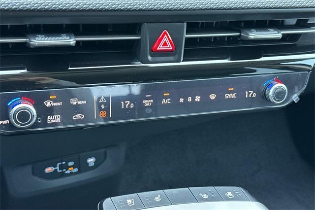 Photo of 2025 Ebony Black Kia EV6