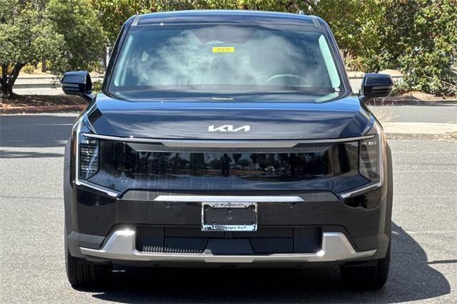 Photo of 2026 Ebony Black Kia EV9