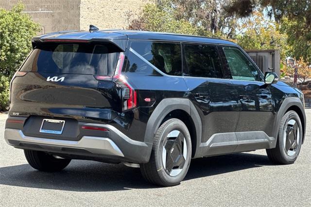 Photo of 2026 Ebony Black Kia EV9