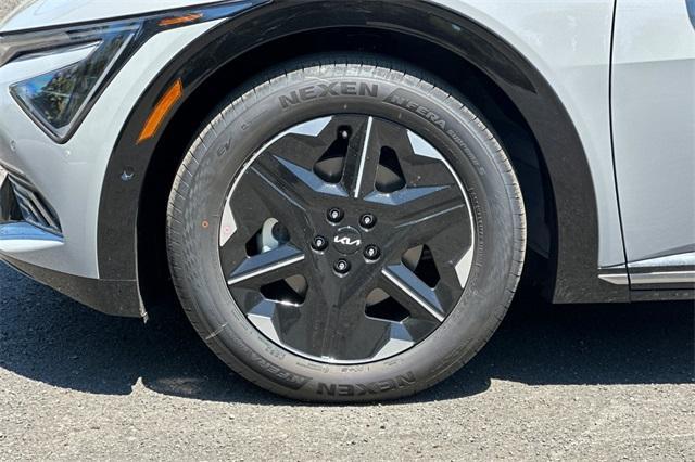 Photo of 2025 Wolf Gray Kia EV6