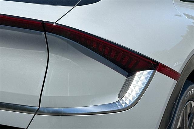 Photo of 2025 Wolf Gray Kia EV6