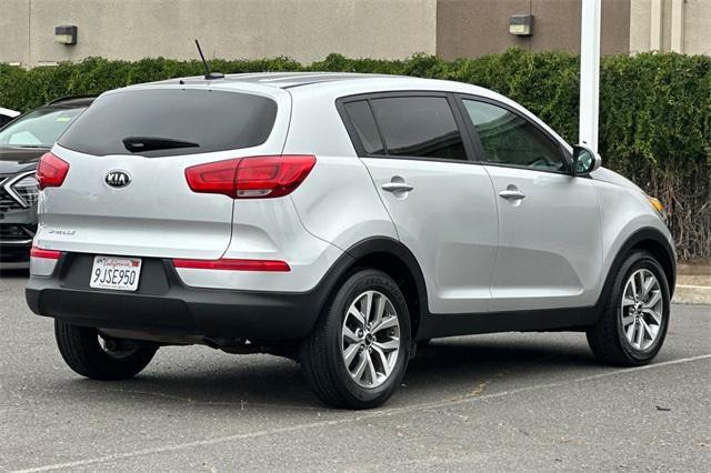 Photo of 2016 Bright Silver Kia Sportage