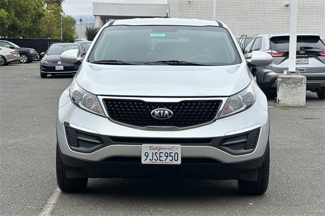 Photo of 2016 Bright Silver Kia Sportage