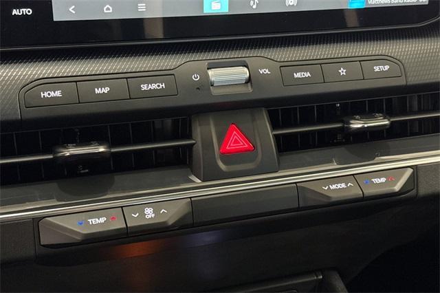 Photo of 2025 Snow White Pearl Kia K4