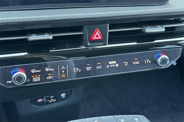 Photo of 2025 Metal Kia EV6
