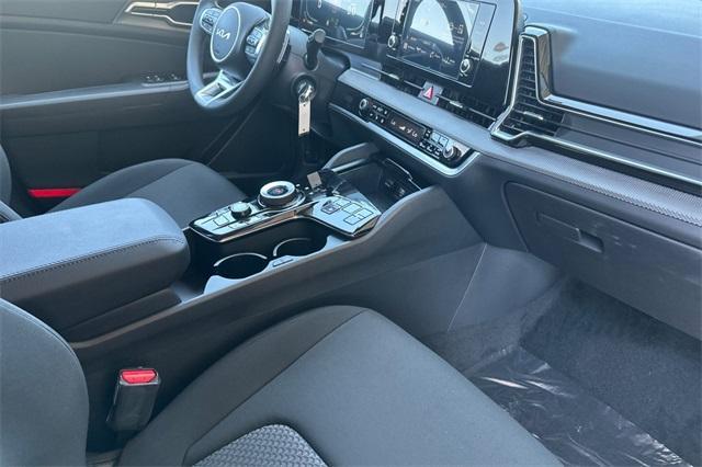 Photo of 2025 Steel Gray Kia Sportage Hybrid