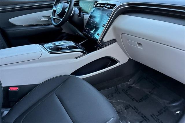 Photo of 2022 Phantom Black Hyundai TUCSON Hybrid