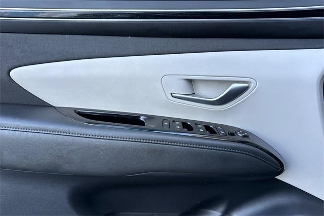 Photo of 2022 Phantom Black Hyundai TUCSON Hybrid