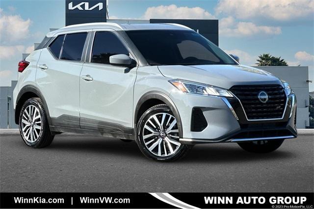 Photo of 2022 Boulder Gray Pearl Nissan Kicks