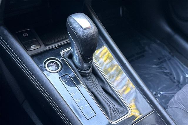 Photo of 2022 Boulder Gray Pearl Nissan Kicks