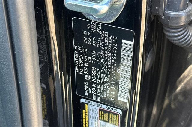 Photo of 2023 Ebony Black Kia Telluride