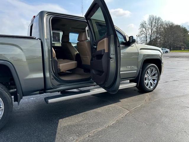 Photo of 2018 gray GMC Sierra 1500