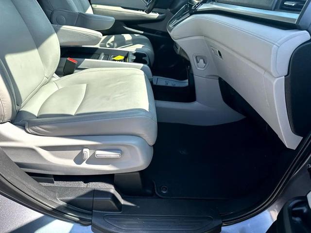 Photo of 2020 GRAY Honda Odyssey