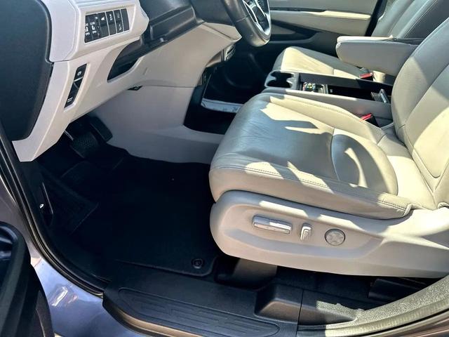 Photo of 2020 GRAY Honda Odyssey