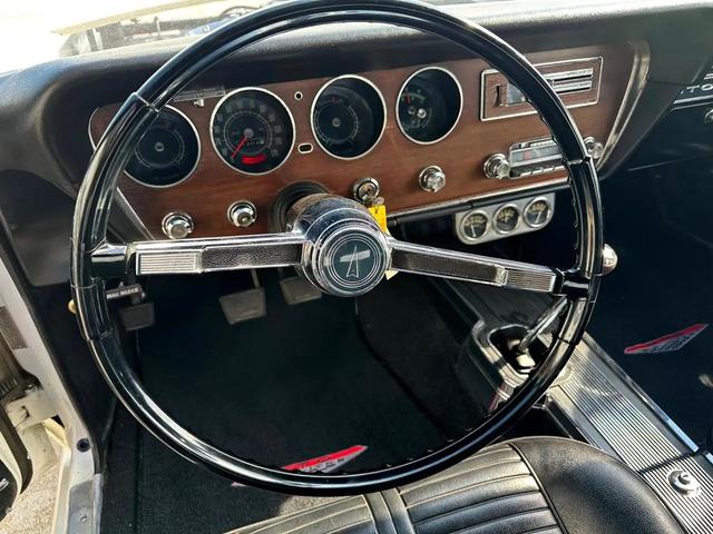 Photo of 1966 White Pontiac GTO
