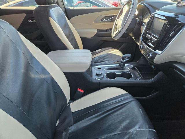 Photo of 2023 Sterling Gray Metallic Chevrolet Traverse