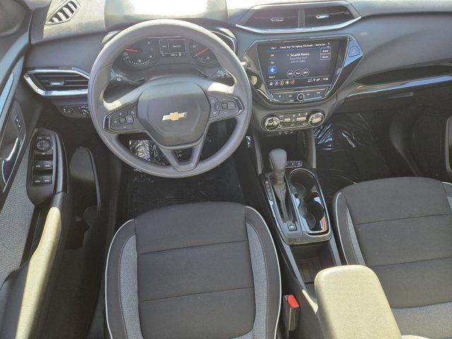 Photo of 2022 Summit White Chevrolet Trailblazer