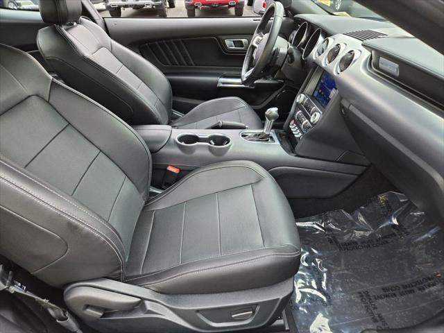 Photo of 2023 Gray Metallic Ford Mustang