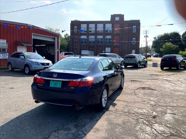 Photo of 2014 Obsidian Blue Pearl Honda Accord