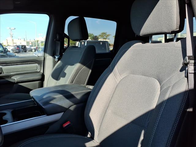 Photo of 2022 Diamond Black Crystal Pearlcoat RAM 1500