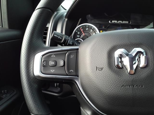 Photo of 2025 Diamond Black Crystal Pearlcoat RAM 1500