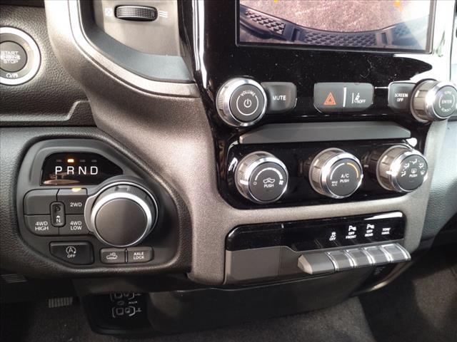 Photo of 2025 Diamond Black Crystal Pearlcoat RAM 1500
