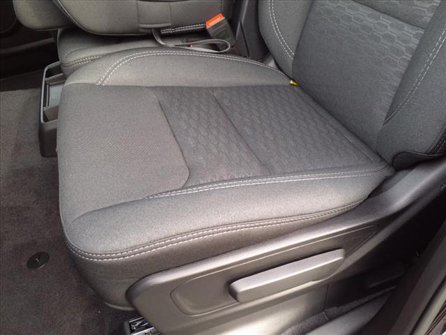 Photo of 2025 Diamond Black Crystal Pearlcoat RAM 1500