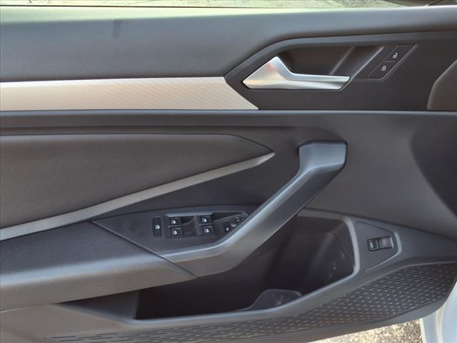 Photo of 2019 Platinum Gray Metallic Volkswagen Jetta