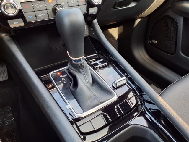 Photo of 2025 Diamond Black Crystal Pearlcoat Jeep Compass