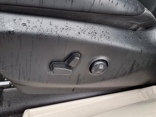 Photo of 2023 Velvet Red Pearlcoat Chrysler Pacifica