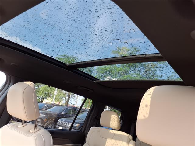 Photo of 2025 Bright White Clearcoat Jeep Grand Cherokee L