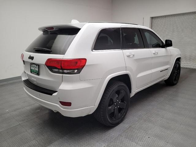 Photo of 2015 Bright White Clearcoat Jeep Grand Cherokee
