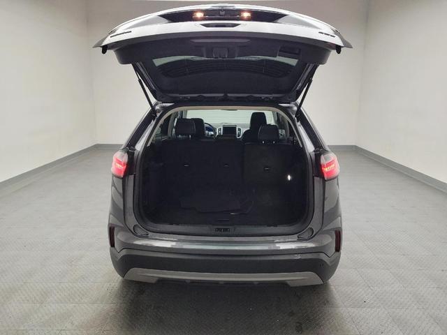 Photo of 2022 Carbonized Gray Metallic Ford Edge