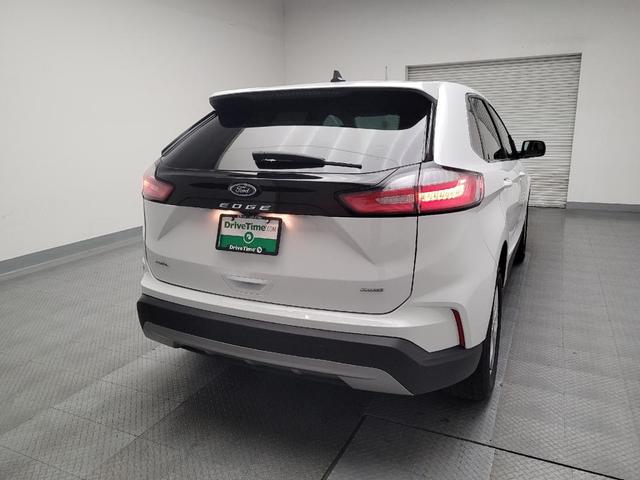 Photo of 2024 White Ford Edge