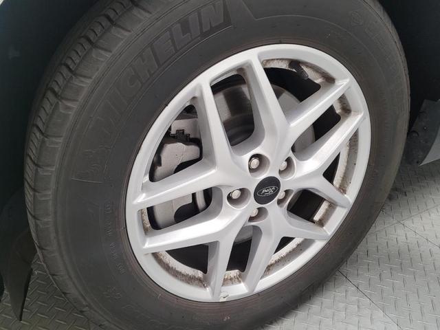 Photo of 2024 White Ford Edge