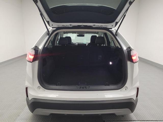 Photo of 2024 White Ford Edge