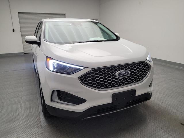 Photo of 2024 White Ford Edge