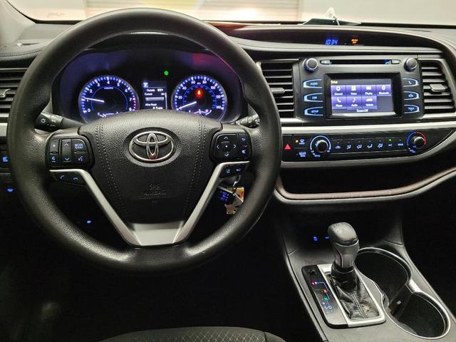 Photo of 2018 Predawn Gray Mica Toyota Highlander