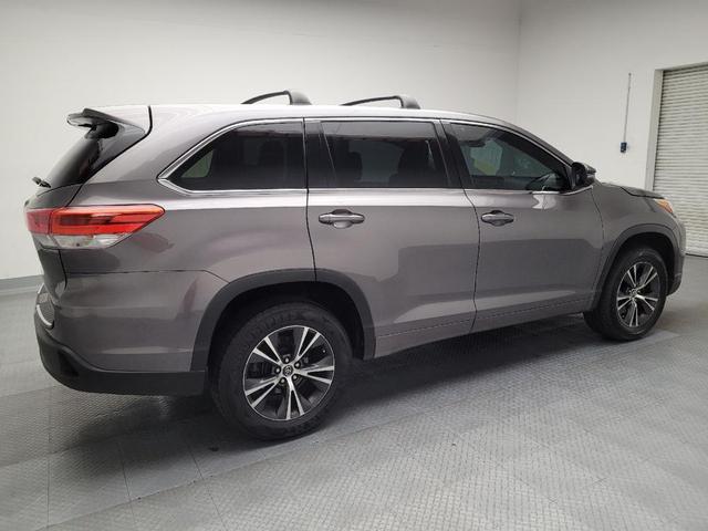 Photo of 2018 Predawn Gray Mica Toyota Highlander