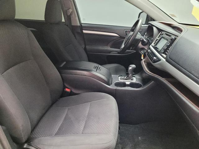 Photo of 2018 Predawn Gray Mica Toyota Highlander
