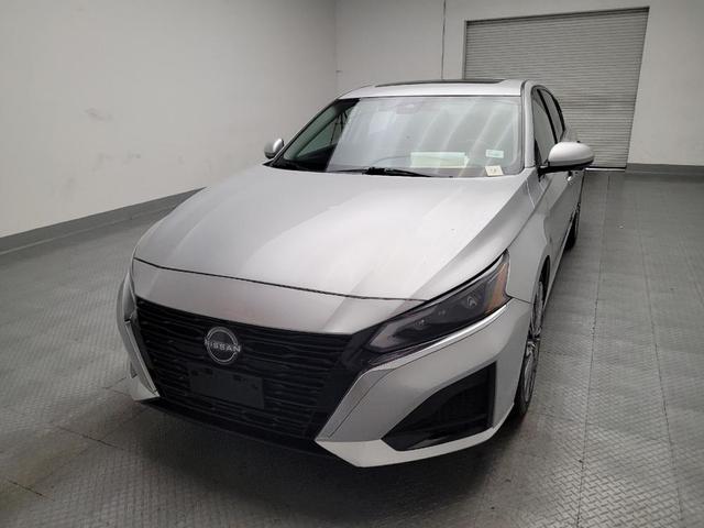 Photo of 2023 Super Black Nissan Altima