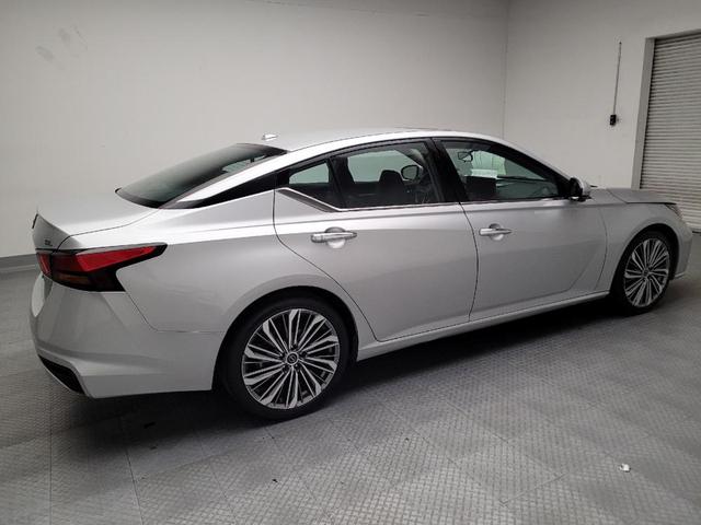 Photo of 2023 Super Black Nissan Altima