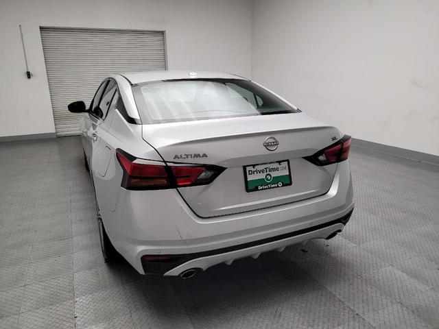 Photo of 2023 Super Black Nissan Altima