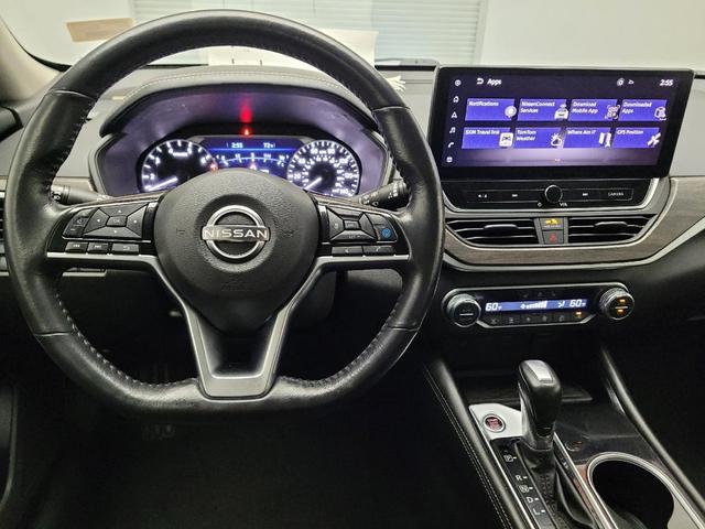 Photo of 2023 Super Black Nissan Altima