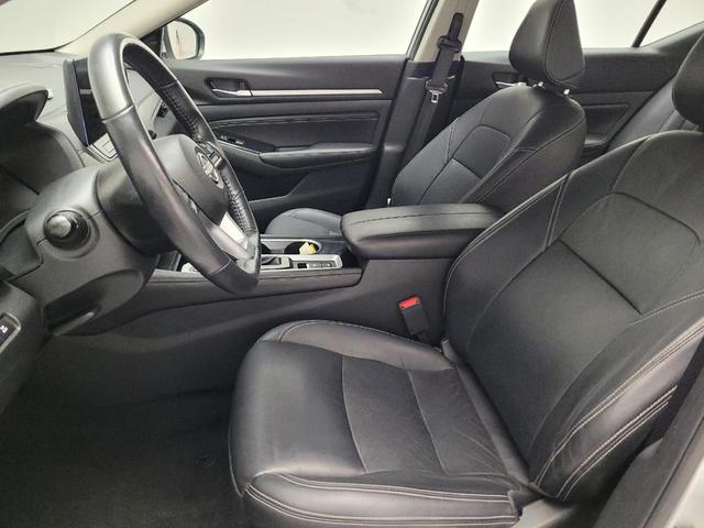 Photo of 2023 Super Black Nissan Altima