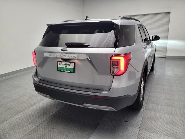 Photo of 2023 Carbonized Gray Metallic Ford Explorer
