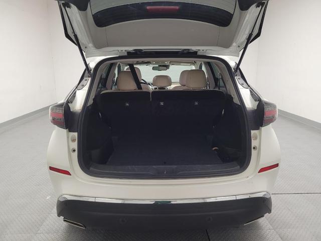 Photo of 2023 Pearl White Tricoat Nissan Murano